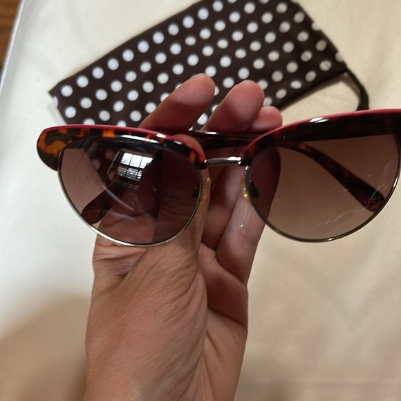 Henri Bendel Fuschia & Tortoise Shell Sunglasses - Picture 8 of 9